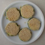 Mit Semmelmehl bedeckte Zucchini